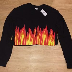 CROPPED BLACK FLAME LONG SLEEVE SHIRT